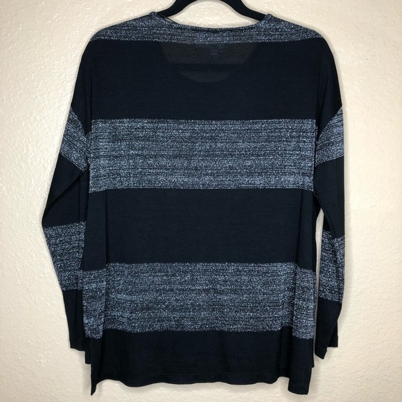VINCE CAMUTO Metallic Silver & Black Stripe Top - Picture 5 of 9